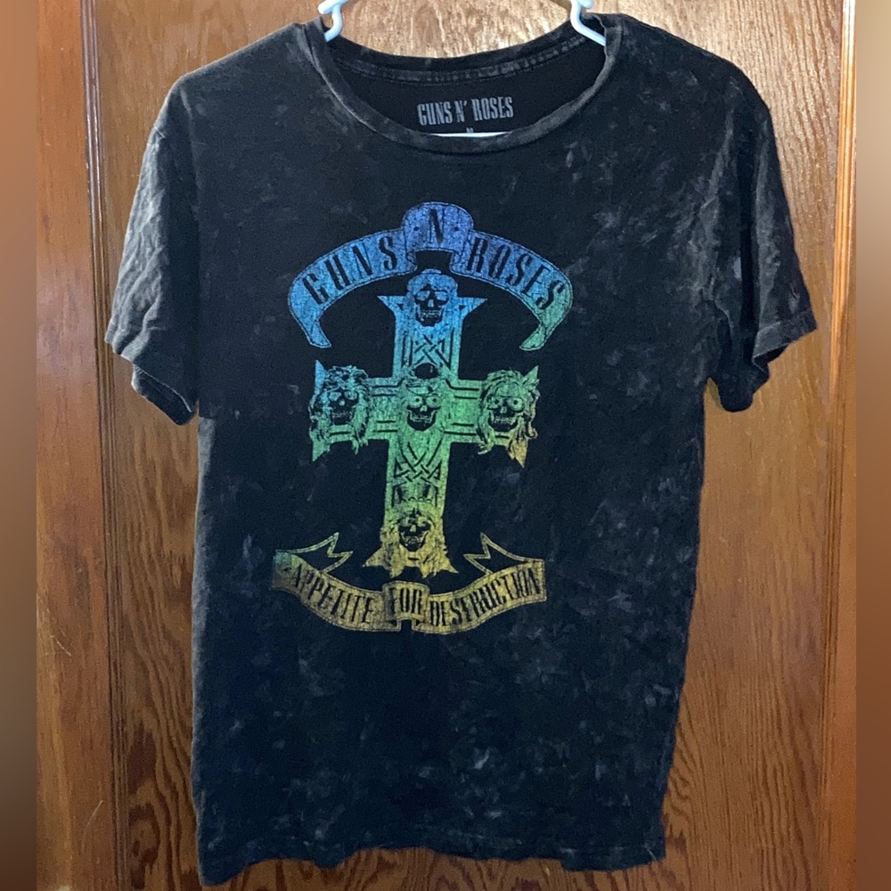 Guns and Roses T-shirt, medium